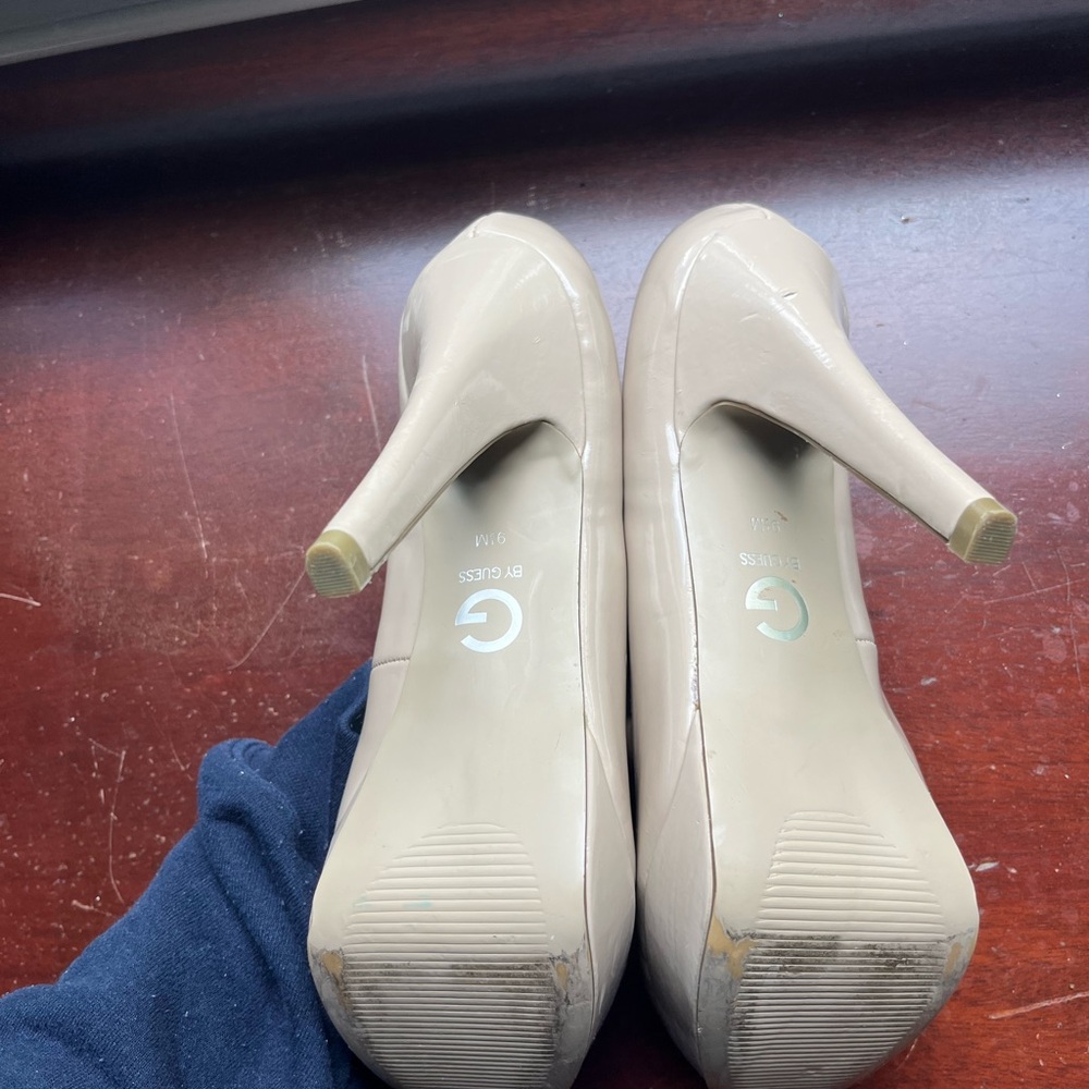 G by Guess Cream High Heels size 9.5 - Picture 5 of 5